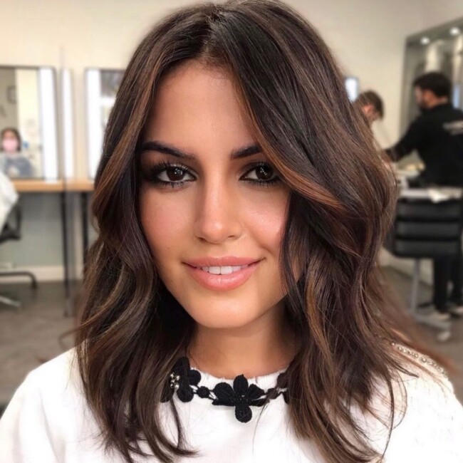 medium hairstyles, medium haircuts, hairstyles 2022 female medium length, mid length hairstyles 2022, medium layered haircuts 2022, medium length hairstyles 2022, shoulder length hairstyles, lob hairstyles, long bob hairstyle,s medium length hair