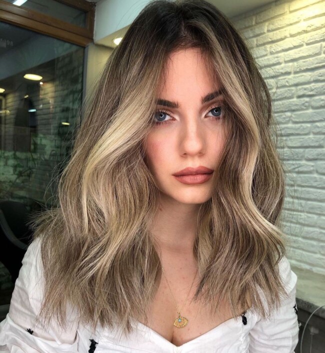 55 Gorgeous Hairstyles for Medium Length Hair — Balayage Beige Blonde with Face-Framing