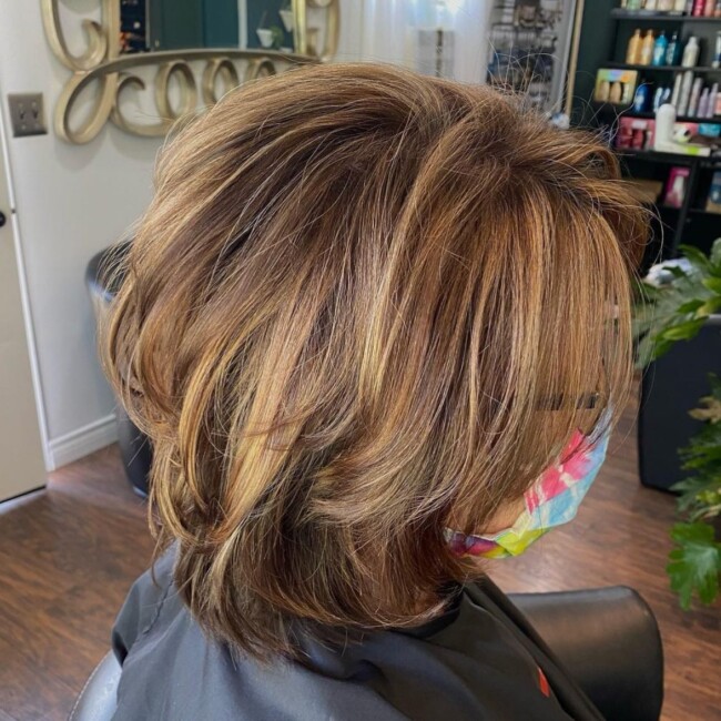 30 Layered Bob Haircuts & Hairstyles — Layered Haircut with Honey Blonde Highlights