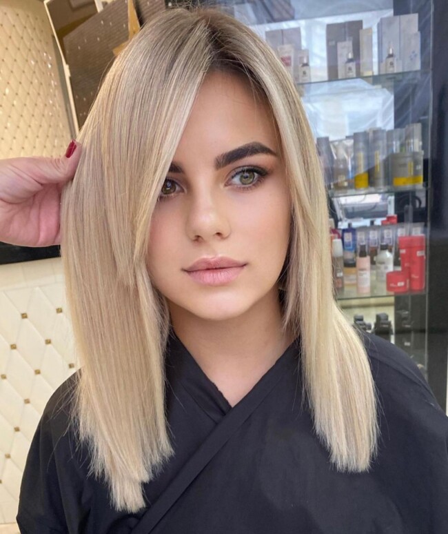 medium hairstyles, medium haircuts, hairstyles 2022 female medium length, mid length hairstyles 2022, medium layered haircuts 2022, medium length hairstyles 2022, shoulder length hairstyles, lob hairstyles, long bob hairstyle,s medium length hair