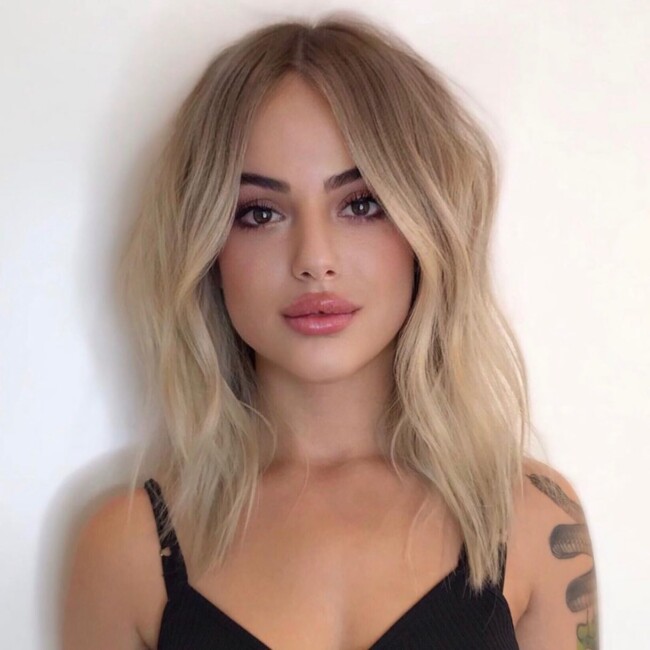 medium hairstyles, medium haircuts, hairstyles 2022 female medium length, mid length hairstyles 2022, medium layered haircuts 2022, medium length hairstyles 2022, shoulder length hairstyles, lob hairstyles, long bob hairstyle,s medium length hair