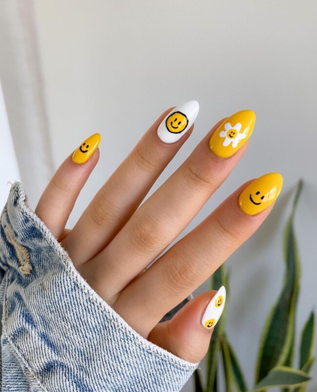 40 Cute Summer Nails for 2022 — White and Yellow Nail Art