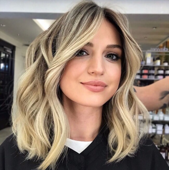 medium hairstyles, medium haircuts, hairstyles 2022 female medium length, mid length hairstyles 2022, medium layered haircuts 2022, medium length hairstyles 2022, shoulder length hairstyles, lob hairstyles, long bob hairstyle,s medium length hair