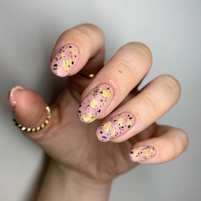 60+ Cute Easter Nail Art Designs — Speckle Egg Oval-Shaped Nails