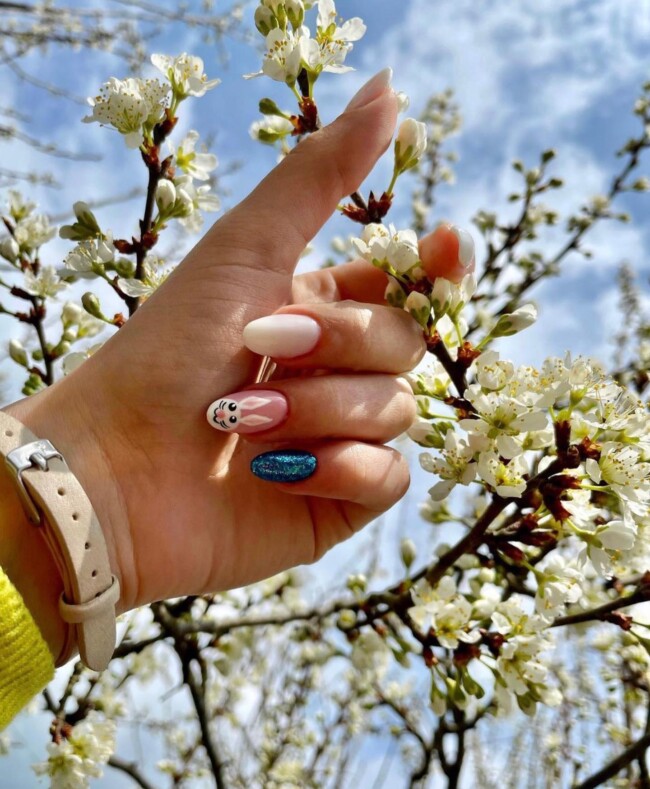 easter nails, easter nail designs 2022, easter nail art, bunny nails, speckled egg nails, eggshell nails, spring nails 2022, easter nails designs 2022, french tip easter nails, french twist easter nails, pastel nails, pastel french tip nails