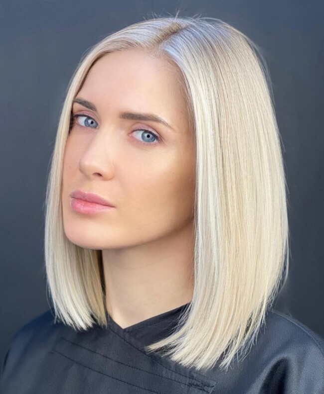 50 Best Bob and Lob Haircuts for Summer 2022 — Pearl-Platinum Smooth Lob Hairstyle