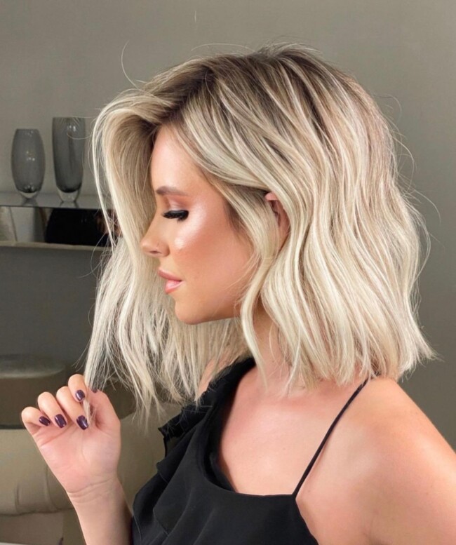 50 Best Bob and Lob Haircuts for Summer 2022 — Casual Lob Blonde Hairstyle