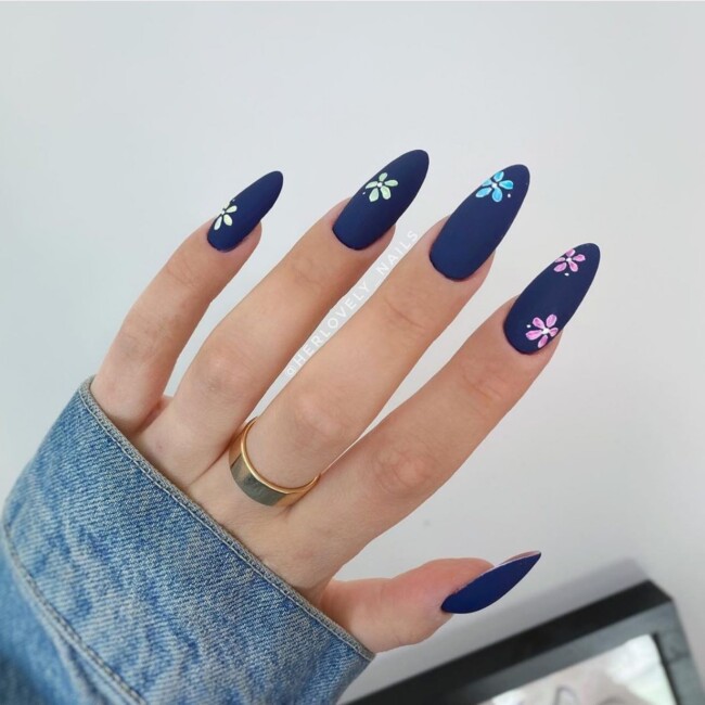 52 Super Pretty Floral Nail Designs — Pretty Floral Navy Blue Nails