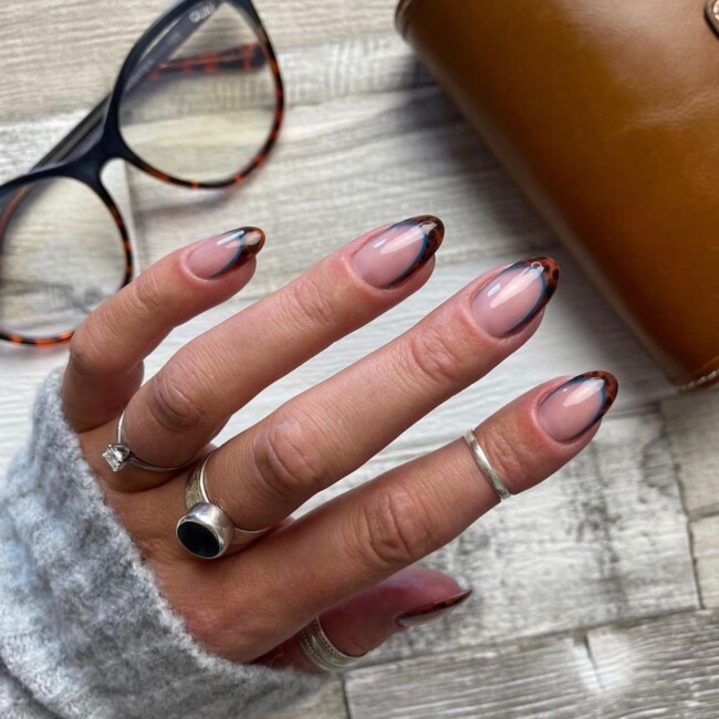 75 Ways to wear Tortoiseshell Nails — Dark Tortoiseshell with Green Lines