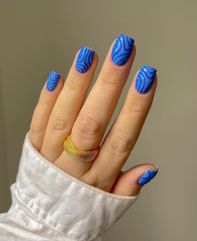 50+ Royal Blue Nail Designs for Everyone — Embossed Swirl Royal Blue Short Nails