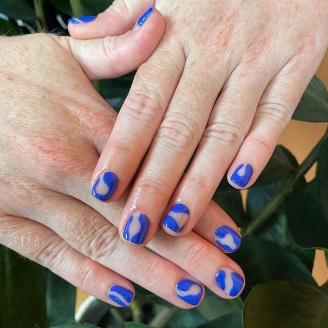 50+ Royal Blue Nail Designs for Everyone — Negative Space Royal Blue Nail Art Design