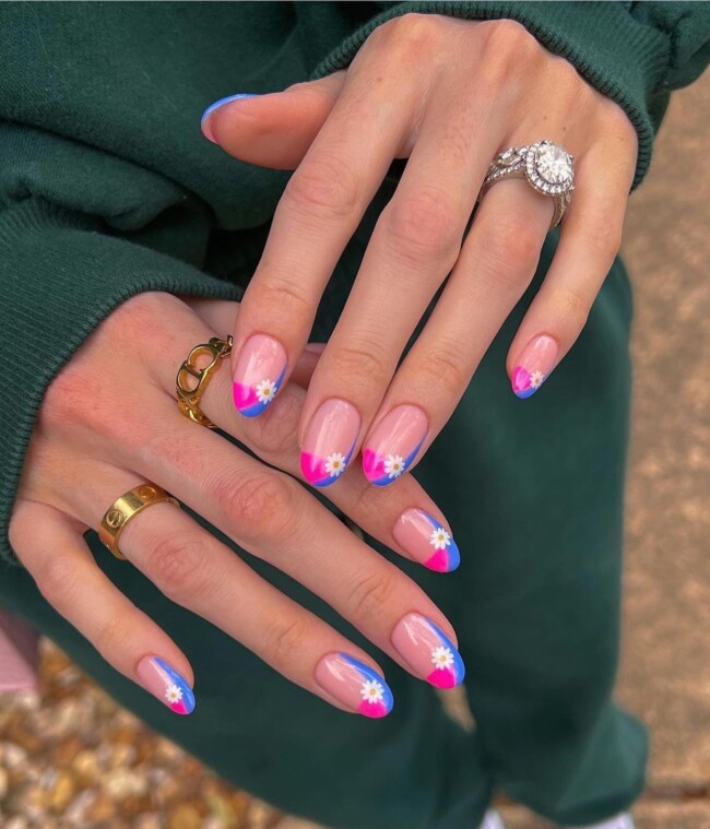 52 Super Pretty Floral Nail Designs — Blue and Pink French Nails with Daisy