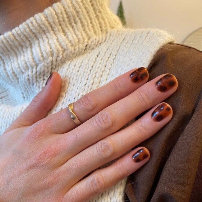 75 Ways to wear Tortoiseshell Nails — Short Trendy Tortoiseshell Nail Art