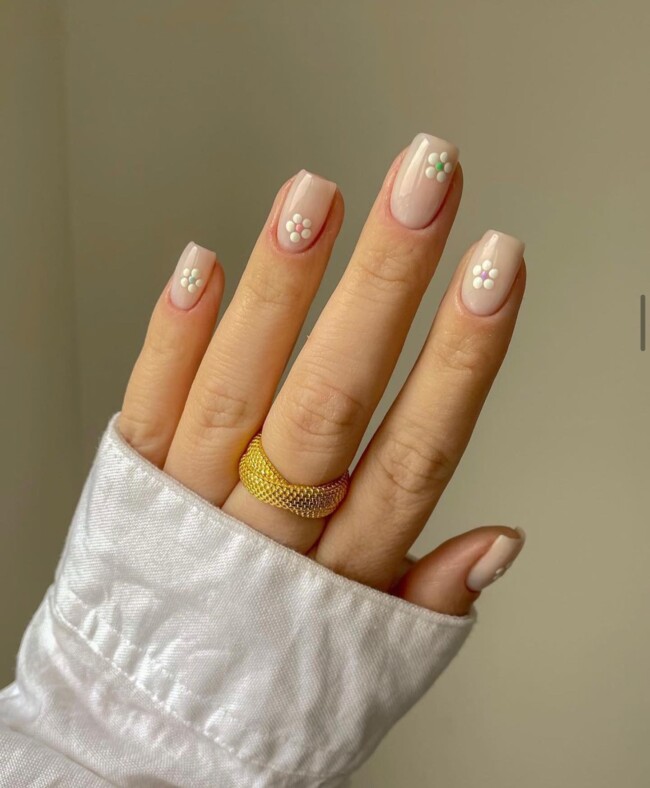 52 Super Pretty Floral Nail Designs — Ditsy Flower Nude Square Nails