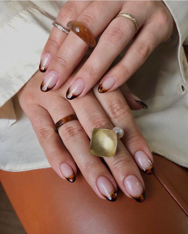 75 Ways to wear Tortoiseshell Nails — Trendy Tortoiseshell Tips