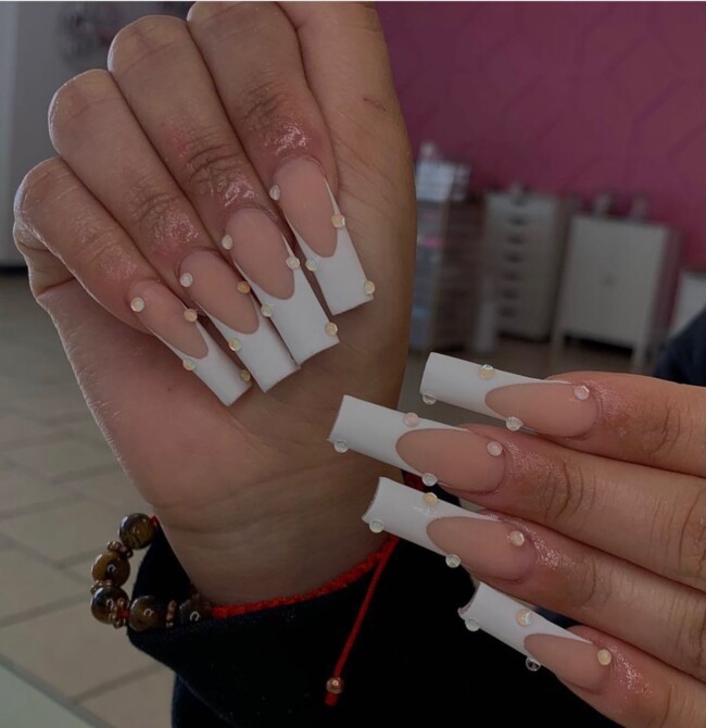 summer french nails, french nails 2022, french nails acrylics, long french nails, french nails with glitter, french nails designs, french nails ombre, trendy french nails, french nails color, french manicure 2022 summer, french nail designs with color