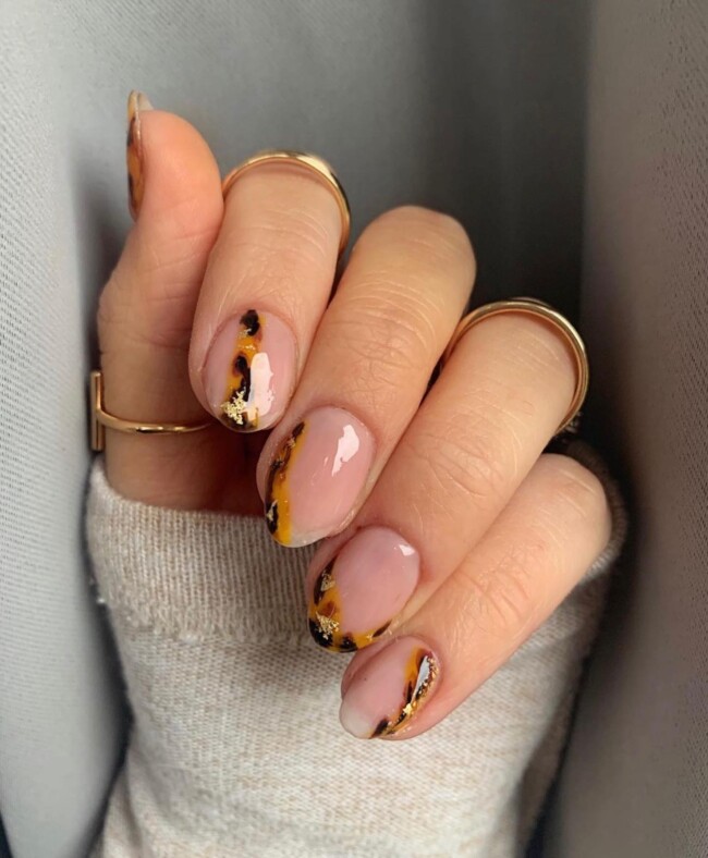 75 Ways to wear Tortoiseshell Nails — Tortoise Shell Nail Art Design with Gold Foil