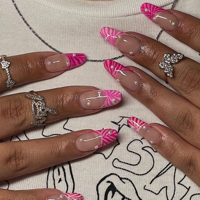 77 Summer French Nails That’ll Match Your Wardrobe — Monochromatic Pink Snakeskin