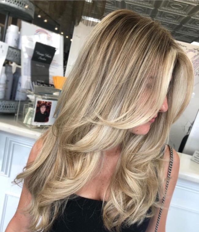 48 Cute and Trendy Long Hair with Curtain Bangs — Layered Cut Blonde with Dark Roots