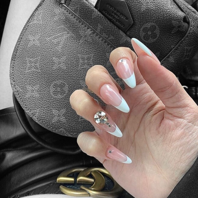 77 Summer French Nails That’ll Match Your Wardrobe — White Tips with Rhinestones