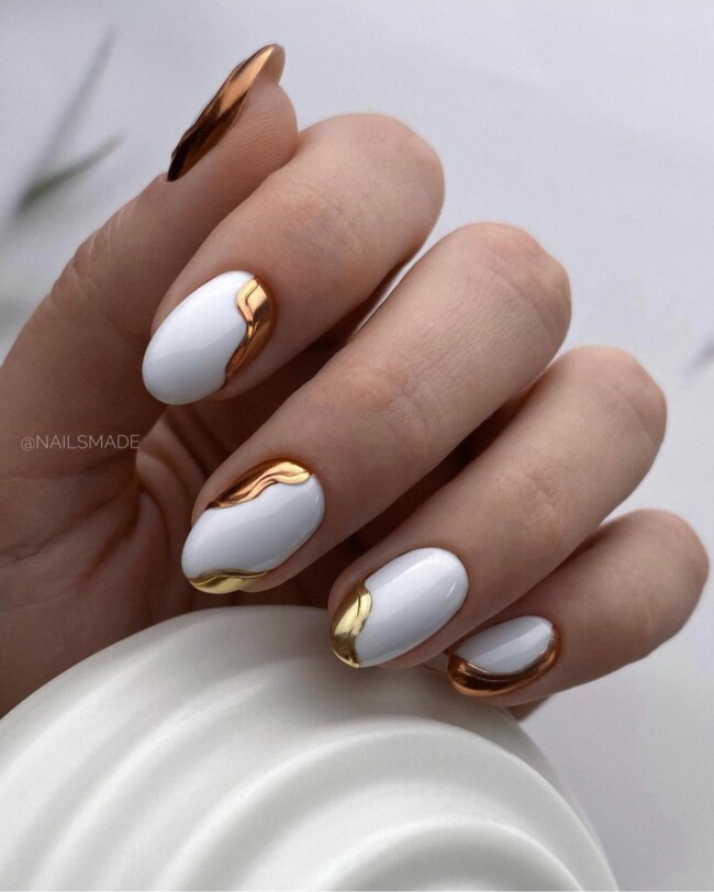 42 Stunning Bridal Nail Art Designs — Gold Abstract White Nail Art