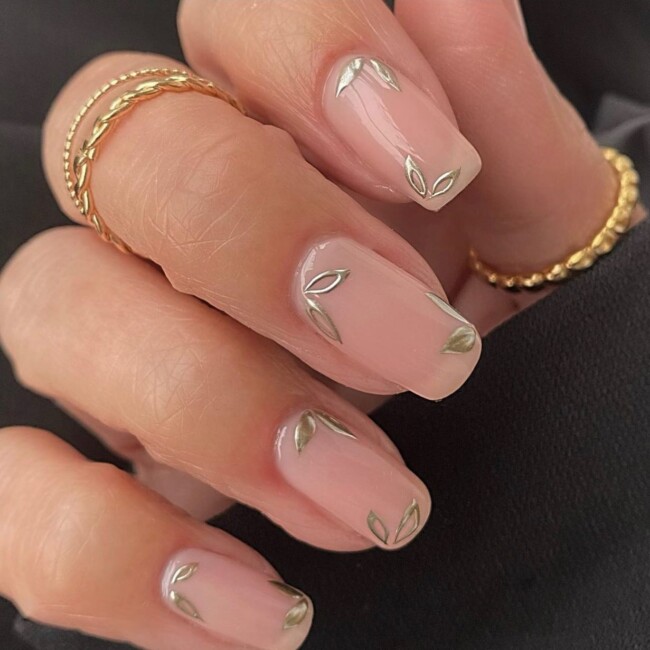 42 Stunning Bridal Nail Art Designs — Embossed Gold Leaf Gel Nail Art