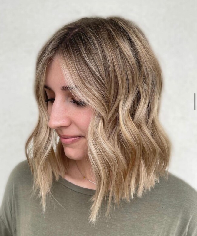 37 Most Stylish Long Bob Hairstyles To Try in 2022 — Middle Part Blonde Balayage Lob Haircut