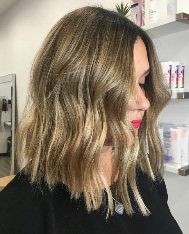 hairstyles 2022, lob haircut 2022 with fringe, long bob hairstyles, long bob with layers, long bob haircuts, long bob with fringe, long bob hairstyles 2022, medium-length long bob, long bob balayage, lob hairstyles, long bob with curtain bangs