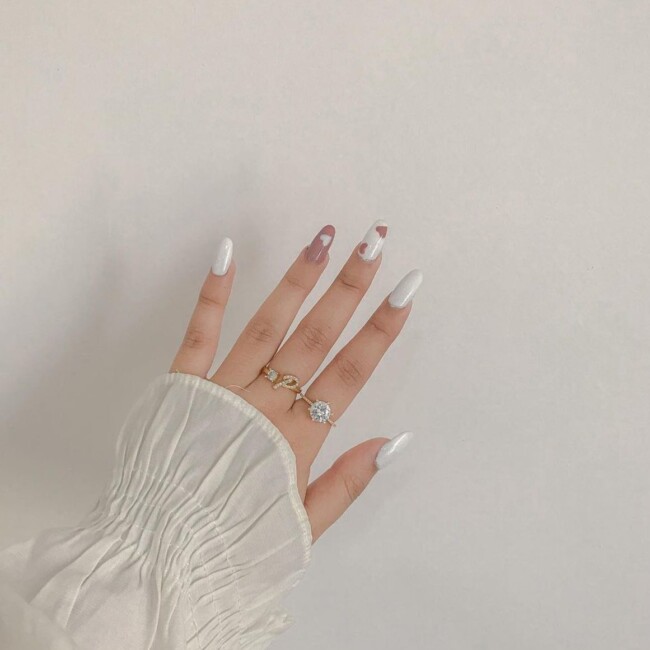 30 Aesthetic Pastel Nails That Are Perfect For Spring — White Almond ...