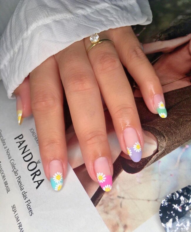 30 Aesthetic Pastel Nails That Are Perfect For Spring — Pastel with Flower French Nail Art