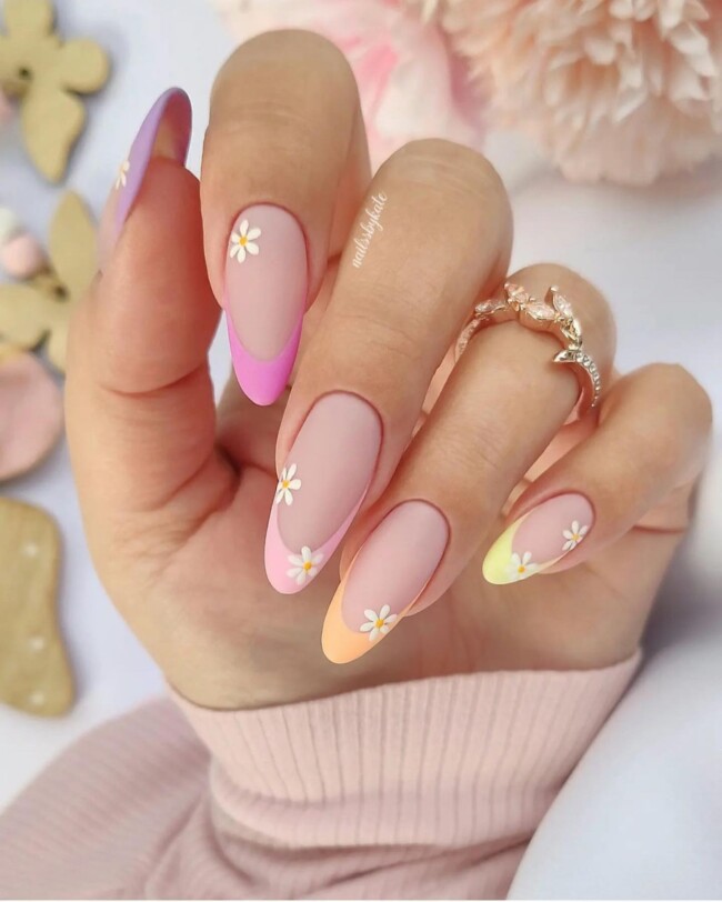 30 Aesthetic Pastel Nails That Are Perfect For Spring — Pastel French Almond Nails with Flowers