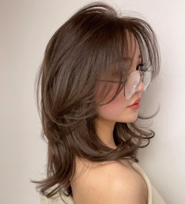 70+ Curtain Bangs That Are So Cute — Voluminous Layered Haircut with Curtain Bangs