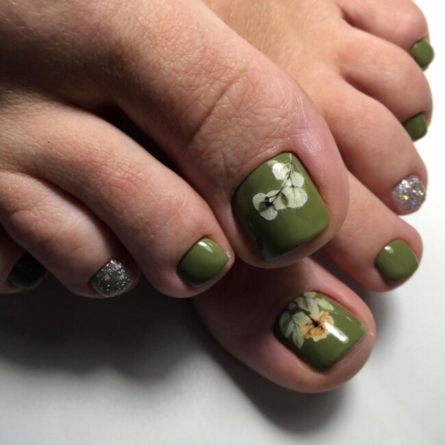 72 Cute Toe Nail Designs — Flower Green Pedicure