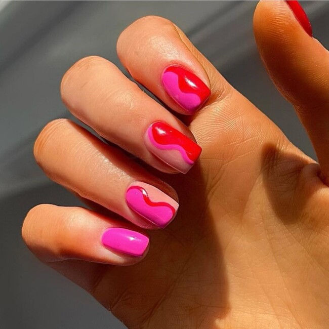 pink summer nails, pink swirl nails, pink short nails, short summer nails