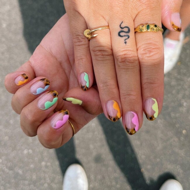 38 Short Summer Nails 2022 — Colorful Abstract & Tortoiseshell Tip Nails