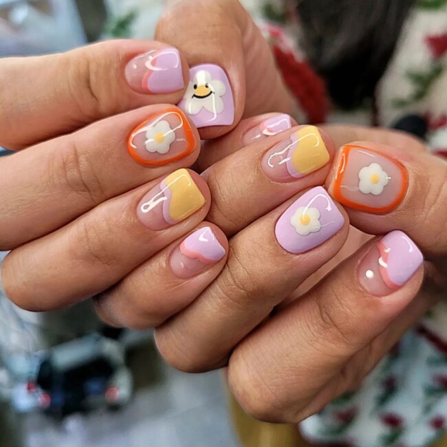 47 Best Spring Nails That Goes With Everything — Happy Flower Lilac Short Nail Art