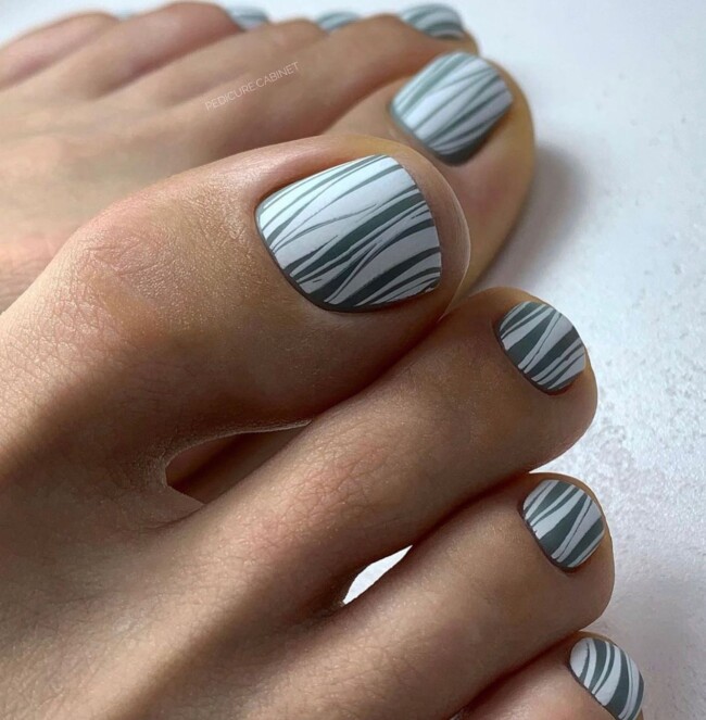 72 Cute Toe Nail Designs — Grey and White Pedicure