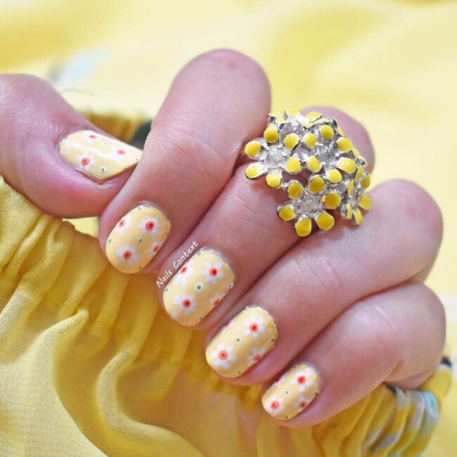 38 Short Summer Nails 2022 — Flower Yellow Short Summer Nails