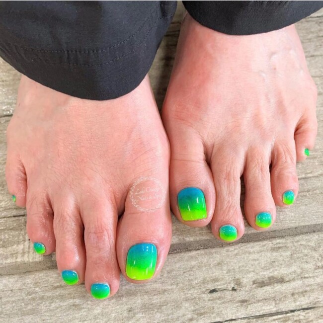 72 Cute Toe Nail Designs — Ombre Blue Green Pedicure