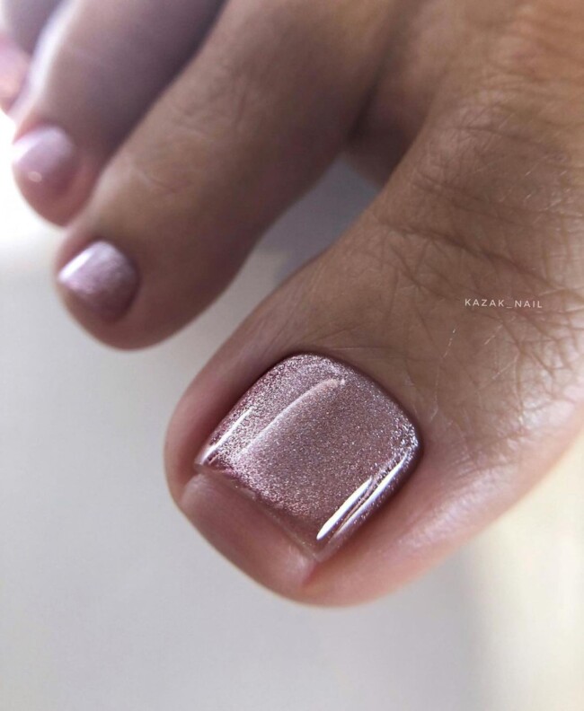 72 Cute Toe Nail Designs — Shimmery Glitter Rose Gold Gel Pedicure