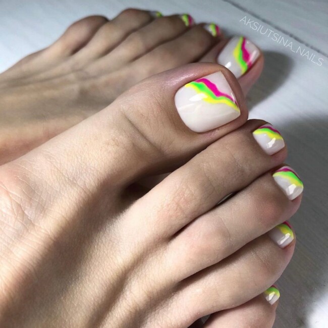 72 Cute Toe Nail Designs — Bright Color Swirl Pedicure