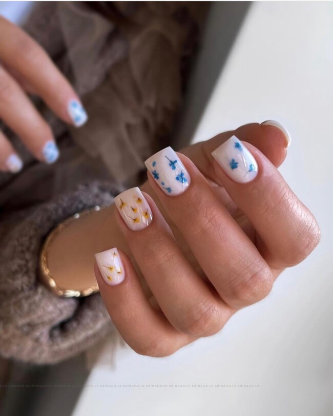 47 Best Spring Nails That Goes With Everything — Dried Flower Inside Nail Art