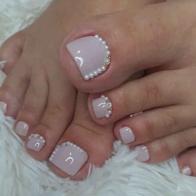 72 Cute Toe Nail Designs — Pearl Cuff Pedicure