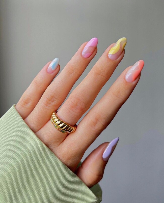 47 Best Spring Nails That Goes With Everything — Pastel Abstract Sheer Base Nail Art