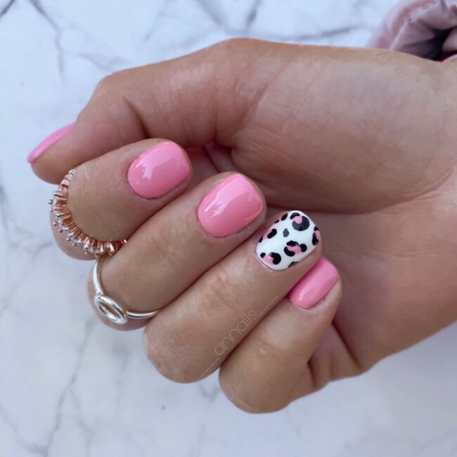 44 Trendy Pink Nails For Every Outfit — Leopard + Soft Pink Short Nail Art