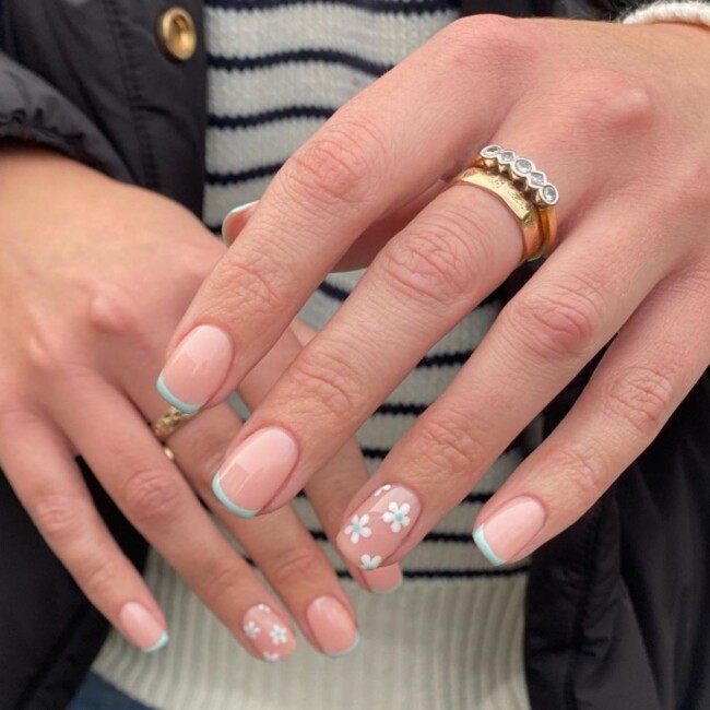 35 Modern Simple French Tip Nails — Soft Blue French Nails with Daisies