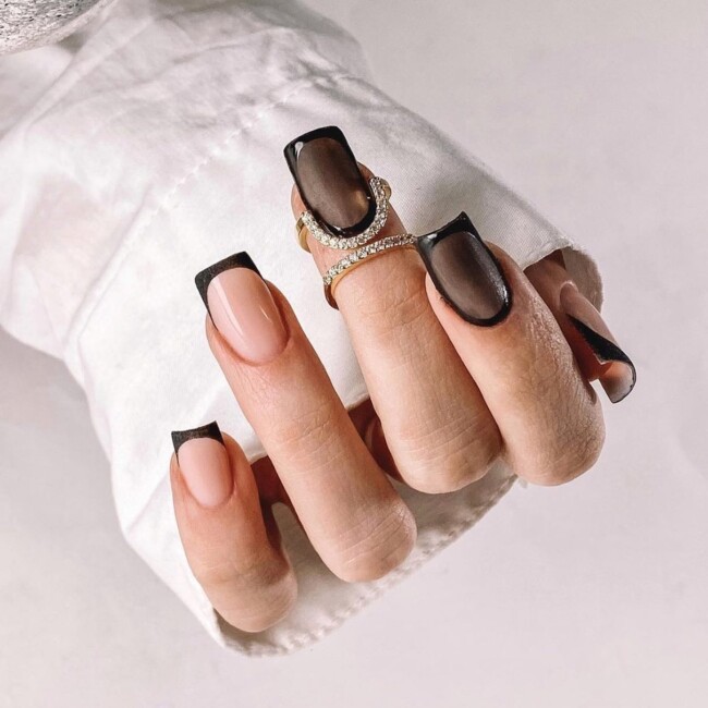 35 Modern Simple French Tip Nails — Black Outline & French Tip Nails