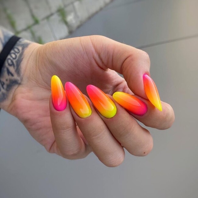 summer nail colors, summer nail colors 2022, nail colours summer 2022, trending nail colors 2022, 2022 nail colors by month, late summer nail colors, summer nail polish colors, popular nail colors summer 2022