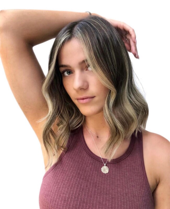 32 Shoulder Length Haircuts — Blonde Face-Framing Highlights