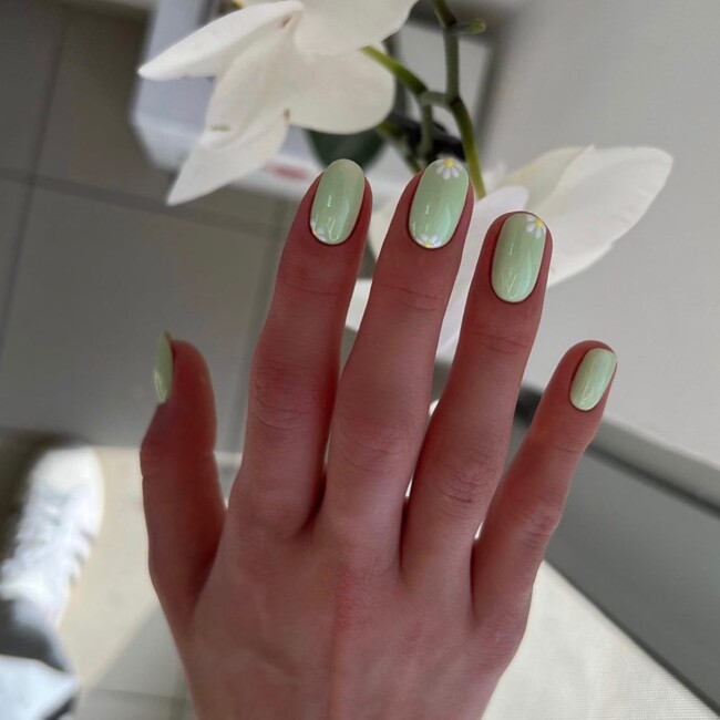 35 Cute Nail Designs for Spring and Summer — Daisy Mint Nail Art